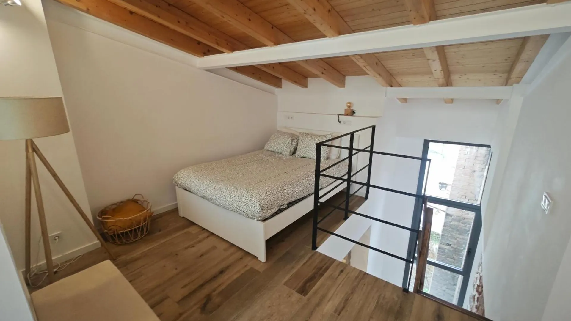 Antic Manresa Atico Apartment